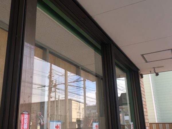 小平市　S.R動物病院　窓枠パテ処理＆塗装工事