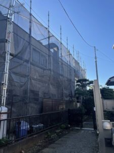 東京都府中市　テナント長屋外壁塗装工事　（足場・洗浄・ｼｰﾘﾝｸﾞ）①